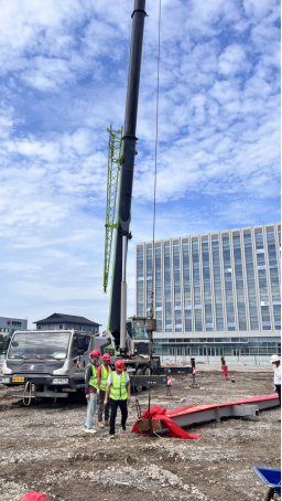 融創(chuàng)智能裝備產(chǎn)業(yè)園15#廠房首吊成功，恒馳鋼構(gòu)助力蕪湖智造新高地